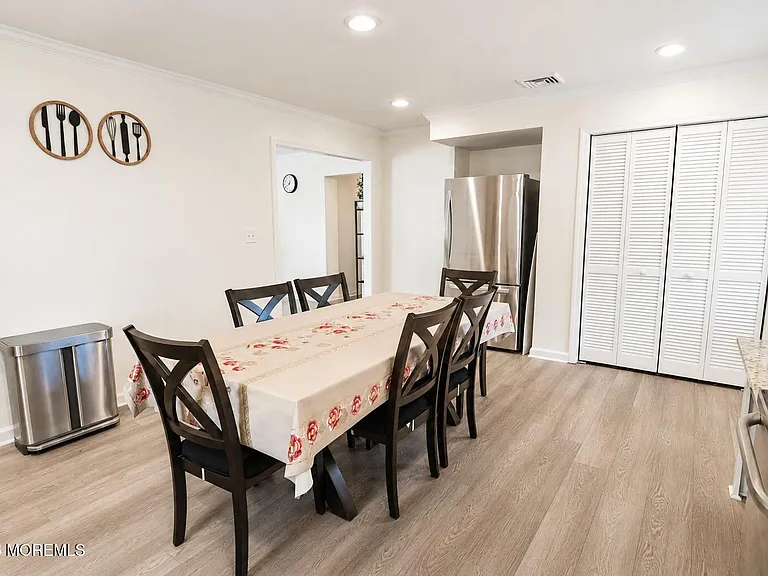 837 Forest Ave — Photo 5