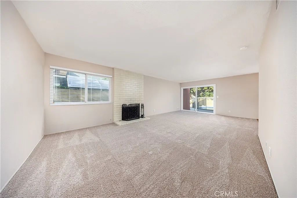 3 bed, 1521 sqft, $3,895 — Photo 2