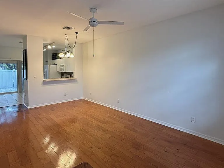3620 Pine Oak Cir #105 — Photo 4