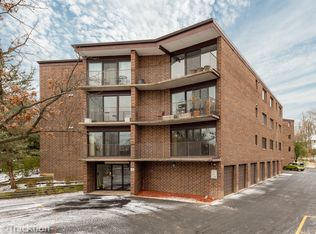 5146 Belden Ave #2-D, Downers Grove, IL 60515