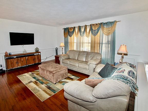 5th image of 11422 W Grange Hall Rd