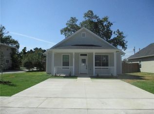 1020 W Gandy St, Denison, TX 75020