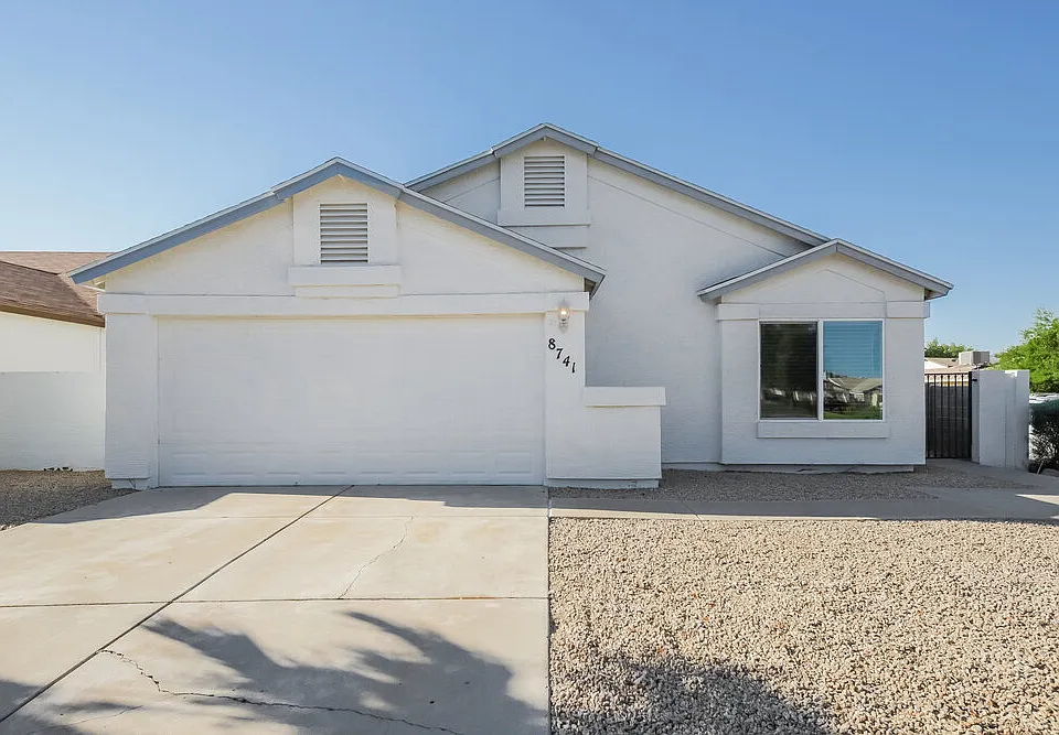 8741 W Greenbrian Dr