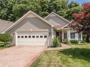 72 Muirwoods Ln, Rochester, NY 14622