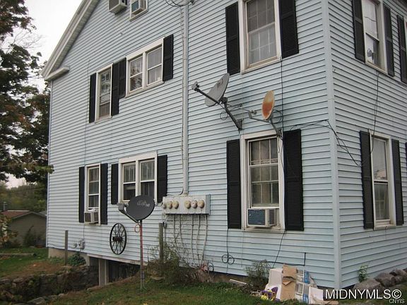 3rd image of 3871 Oneida St