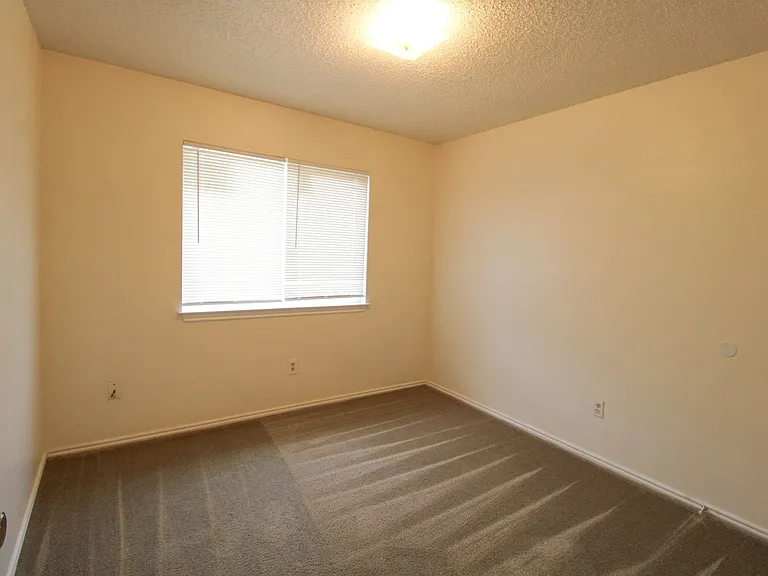 6214 Ridge Glade St — Photo 11
