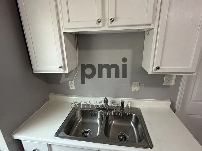 112 Adler St — Photo 6