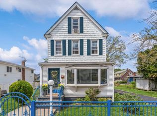 11 Hope Pl, Freeport, NY 11520