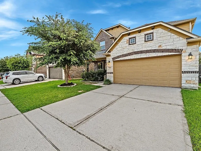 11623 Greensbrook Garden Dr — Photo 2