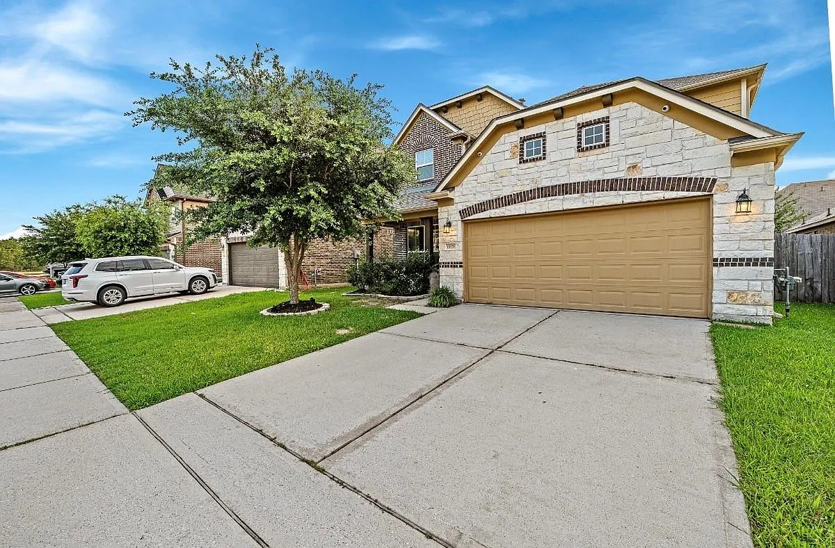 Building Photo - 11623 Greensbrook Garden Dr