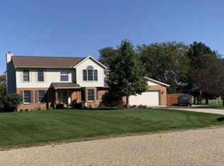 15940 Quail Hollow Ct, Bloomington, IL 61705