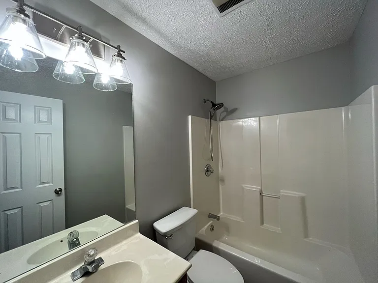 670 Emerald Ave — Photo 10