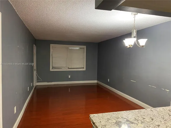 13101 Memorial Hwy APT 101, North Miami, FL 33161