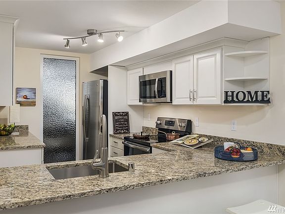 4th image of 6818 137th Ave NE #439