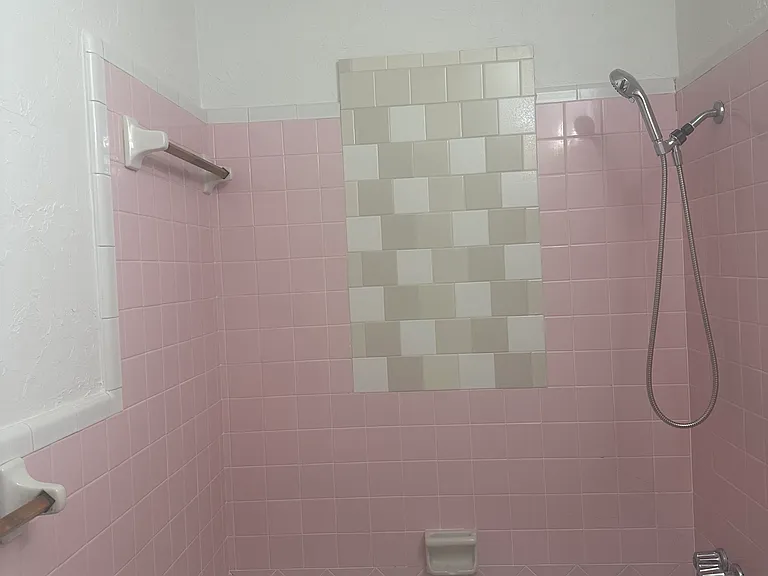1301 S Park Ave — Photo 10