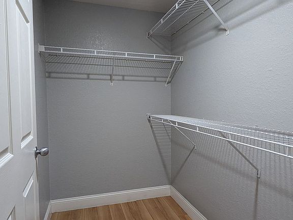 4th image of 911 N Orange Ave APT 426