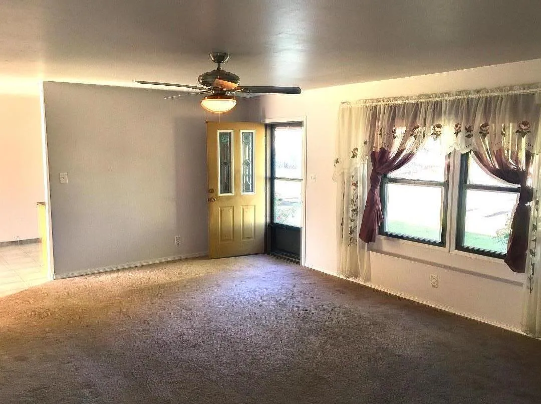 691 El Camino Paraiso photo 1
