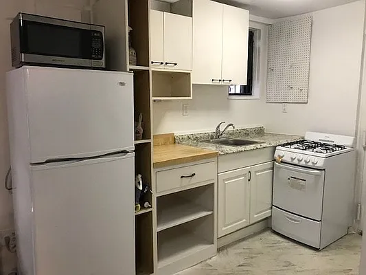 Rented by Village Living Realty | media 4