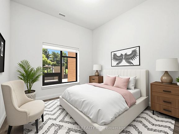 3rd image of 30 Hamilton St S #101