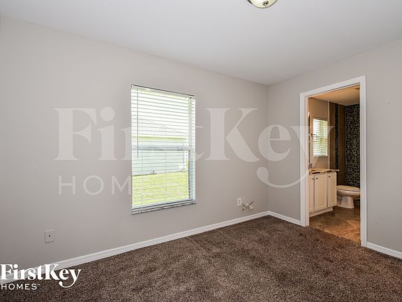 5th image of 915 NE 36th Terrace Cpe