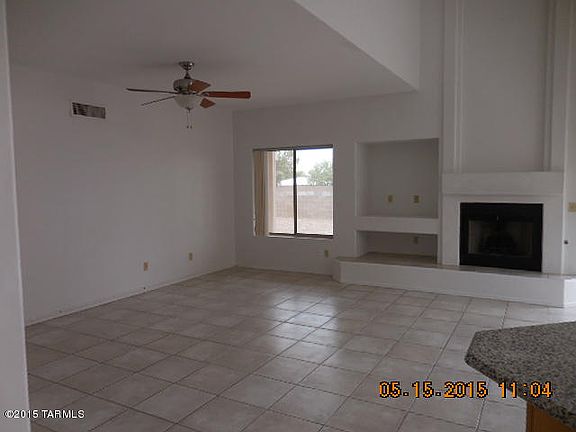 5th image of 654 S Sierra Nevada Dr