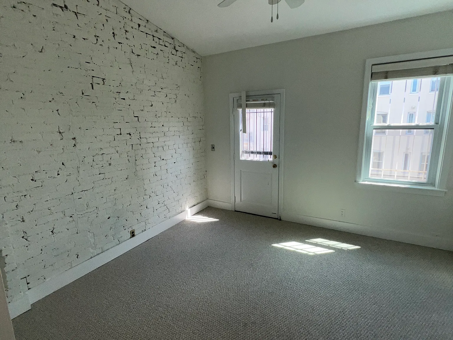 1 bed, 700 sqft, $2,300 — Photo 4