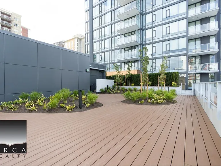 128 W 15th St #303 — Photo 25