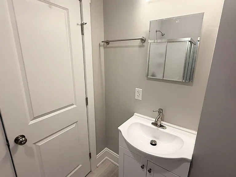 2724 Jefferson Ave — Photo 4