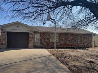 908 N 10th St, Tonkawa, OK 74653