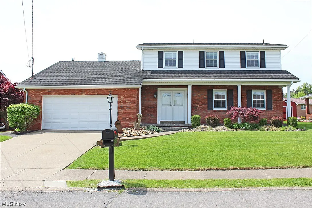 128 Joseph Blvd photo 1