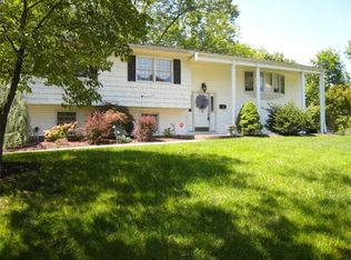 12 Dogwood Ct, East Brunswick, NJ