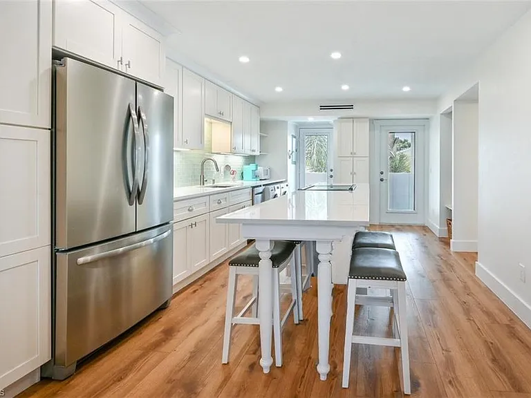 250 7th Ave S #301 — Photo 7