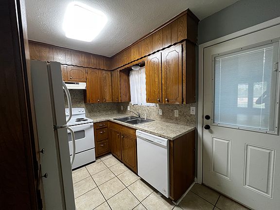 5th image of 202 Daisy Ln #B