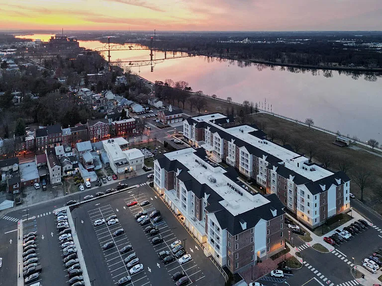 Pearl Pointe Apartments — Photo 32