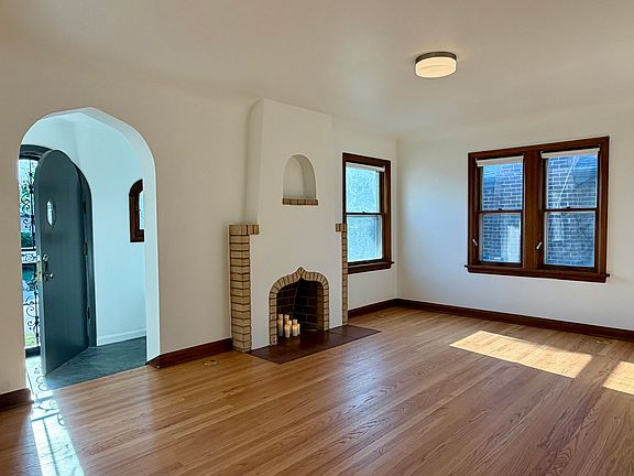 living room / entry