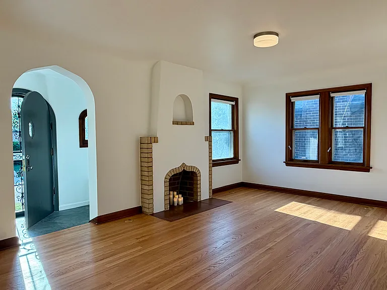 living room / entry