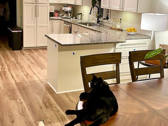 3rd image of 120 W Grandin Rd