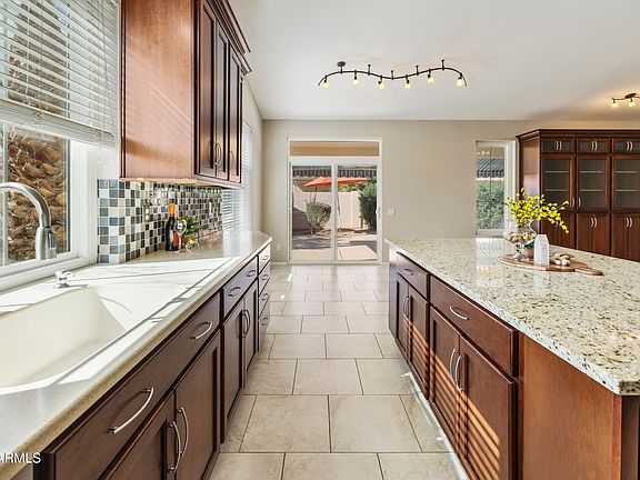5th image of 1156 N JAMAICA Way