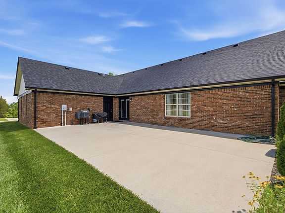 5th image of 216 Tazwell Dr