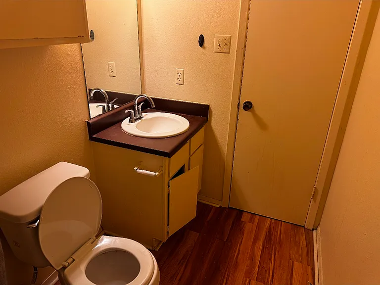 620 Londonderry Ln #202 — Photo 4