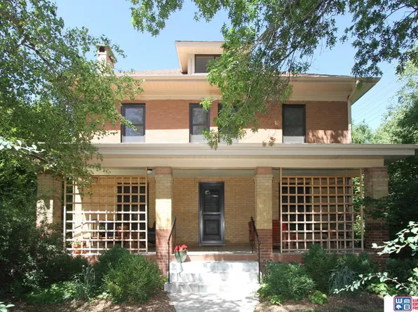 1233 N 42nd St, Lincoln, NE 68503