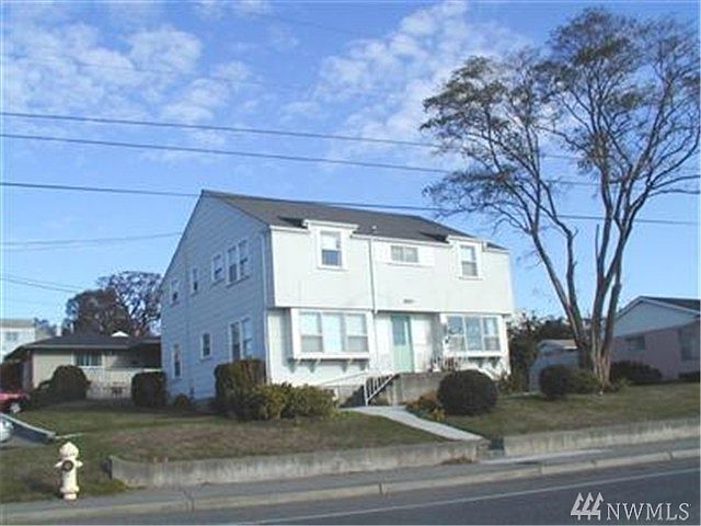 1st image of 1610 SE Pioneer Way APT 1