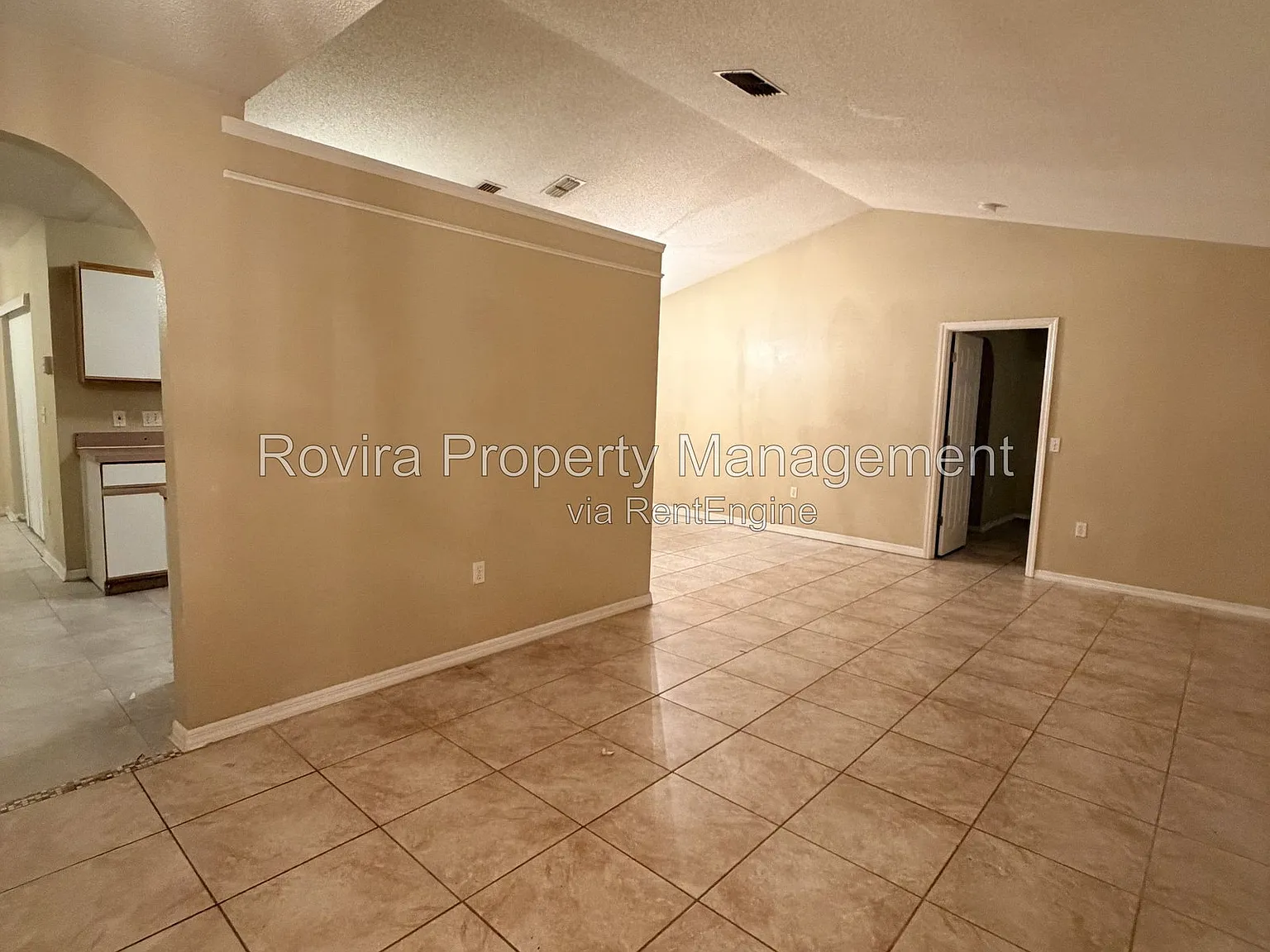 4 bed, 2.0 bath, 1823 sqft, $2,300 — Photo 2
