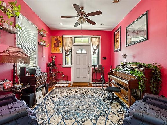 4th image of 1713-15 Desire St