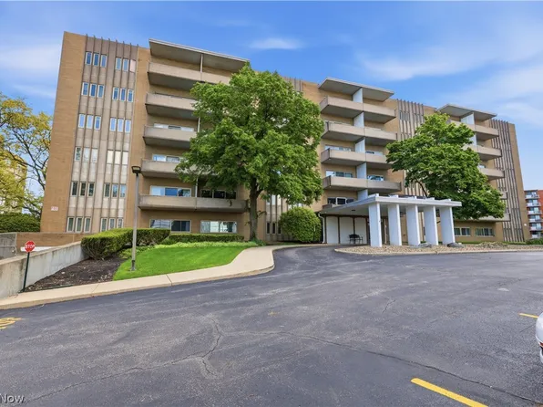 3167 Linden Rd APT 201, Rocky River, OH 44116