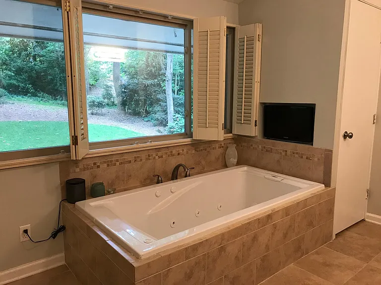 4889 Lake Forrest Dr — Photo 19