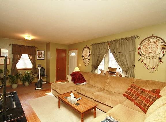 4th image of 301 106th Ln NE