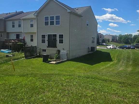 3rd image of 816 Marquette Dr