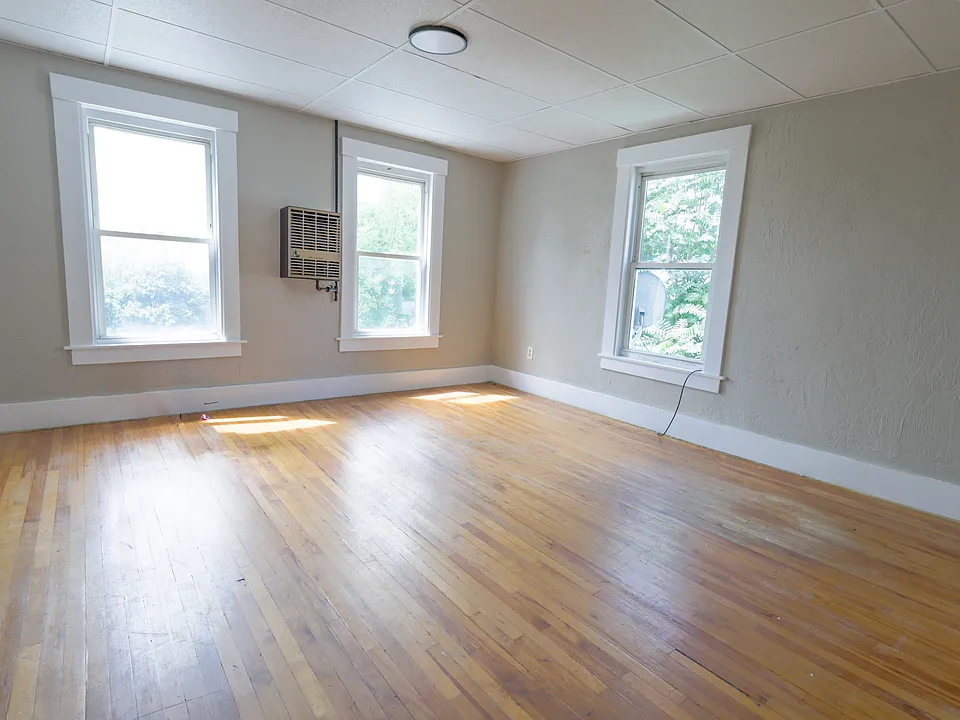 58 Laurel St #2