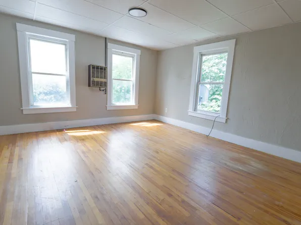 58 Laurel St APT 2, Worcester, MA 01605